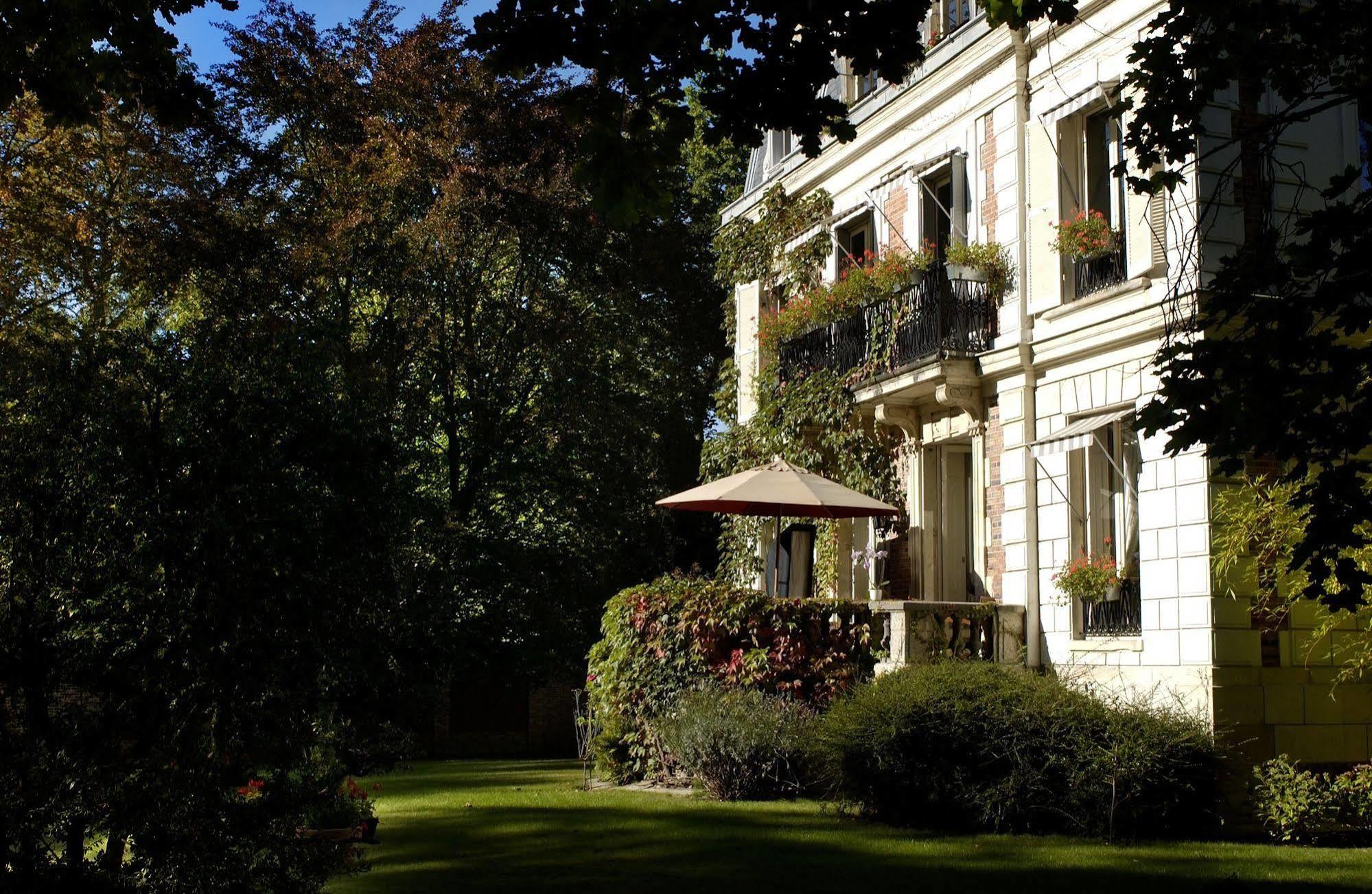 Villa Carioca Maisons-Laffitte Exterior foto